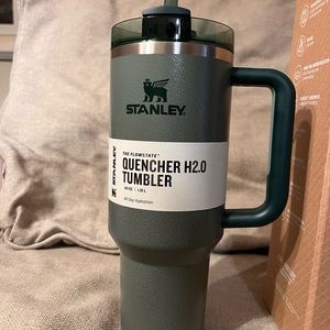 Stanley Discontinued Limited Edition green Flowstate Quencher H2O Tumbler 40 oz.